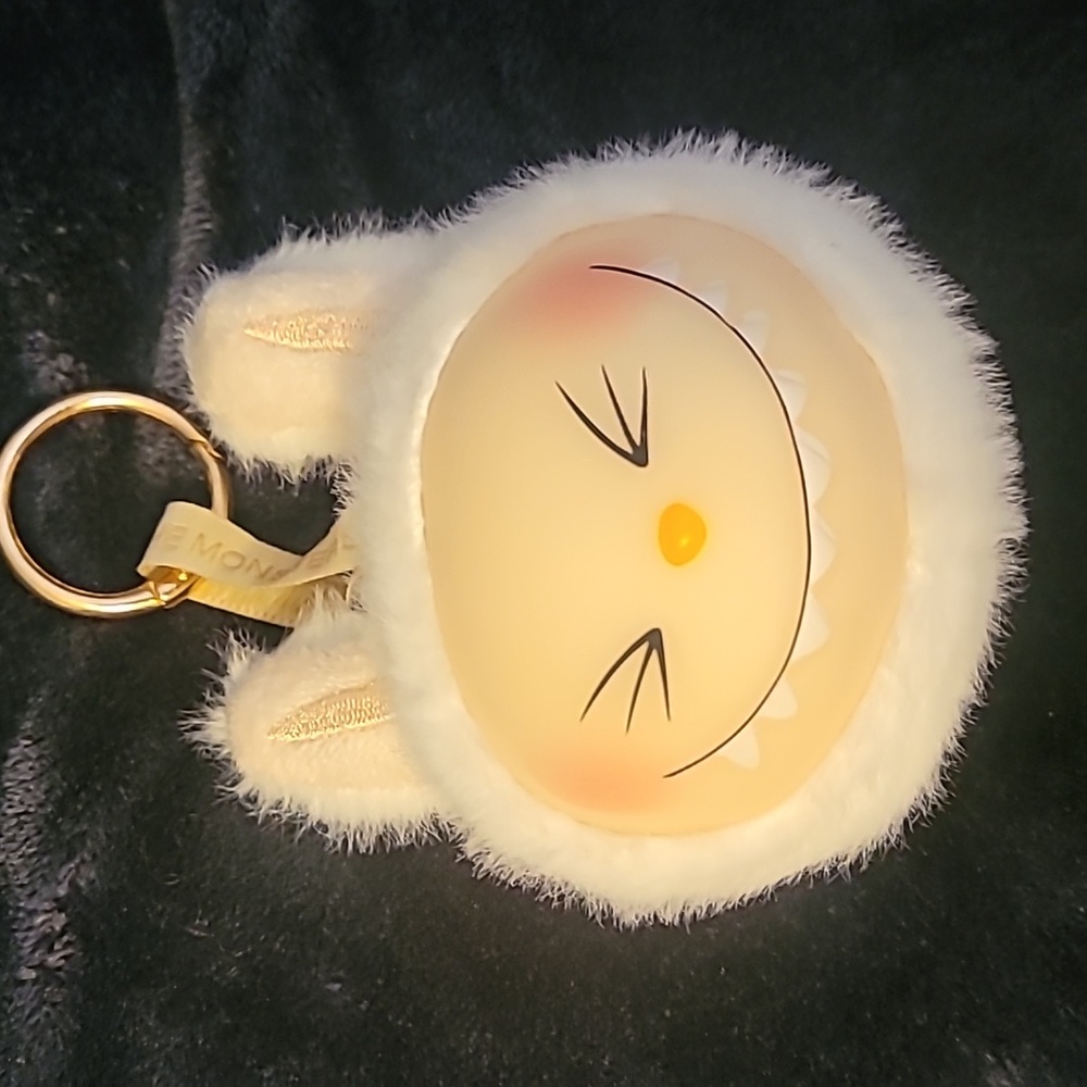 🩷🩷🩷Lafufu White Furry Solid Head Keychain/Bag Charm. NWOT🩷🩷🩷